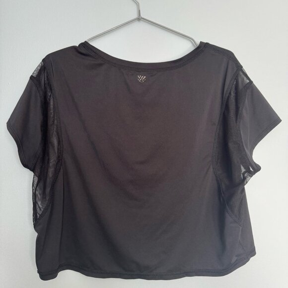 Forever 21 - Sport Mesh-Paneled Crop Top - Picture 4 of 4